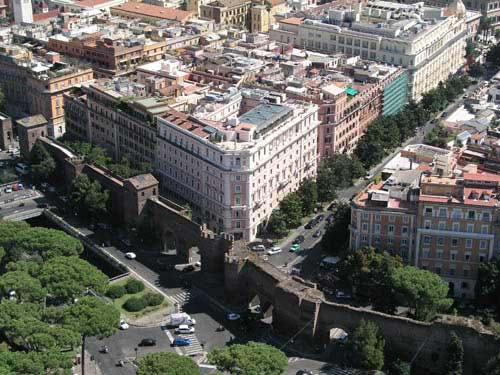 35_city_wall_from_balloon