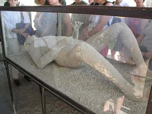 46_pompeii_plaster_cast